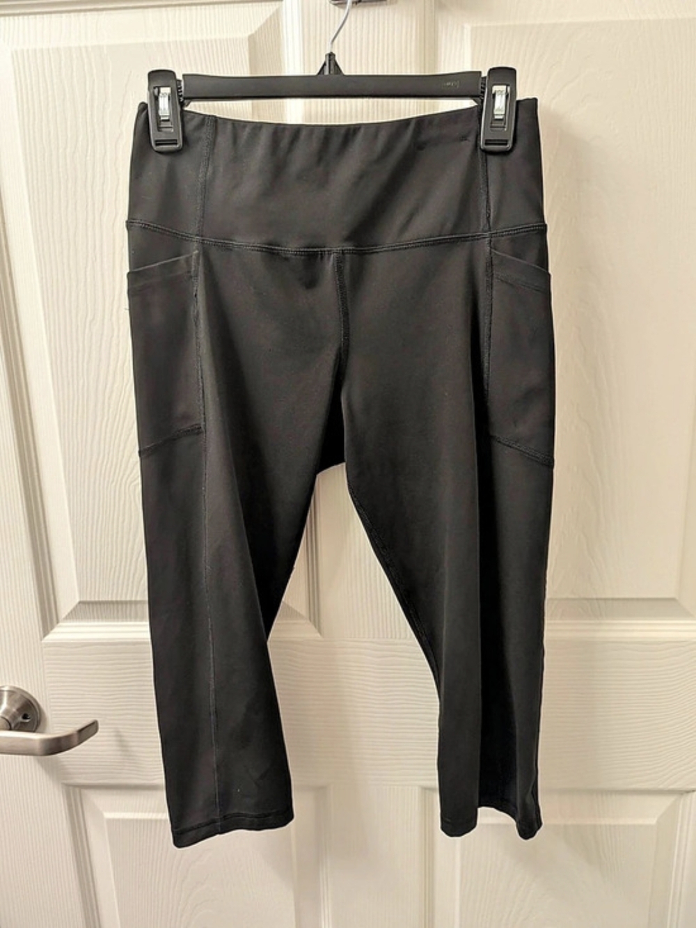 Avia Black Pocket Leggings Size Medium Like New